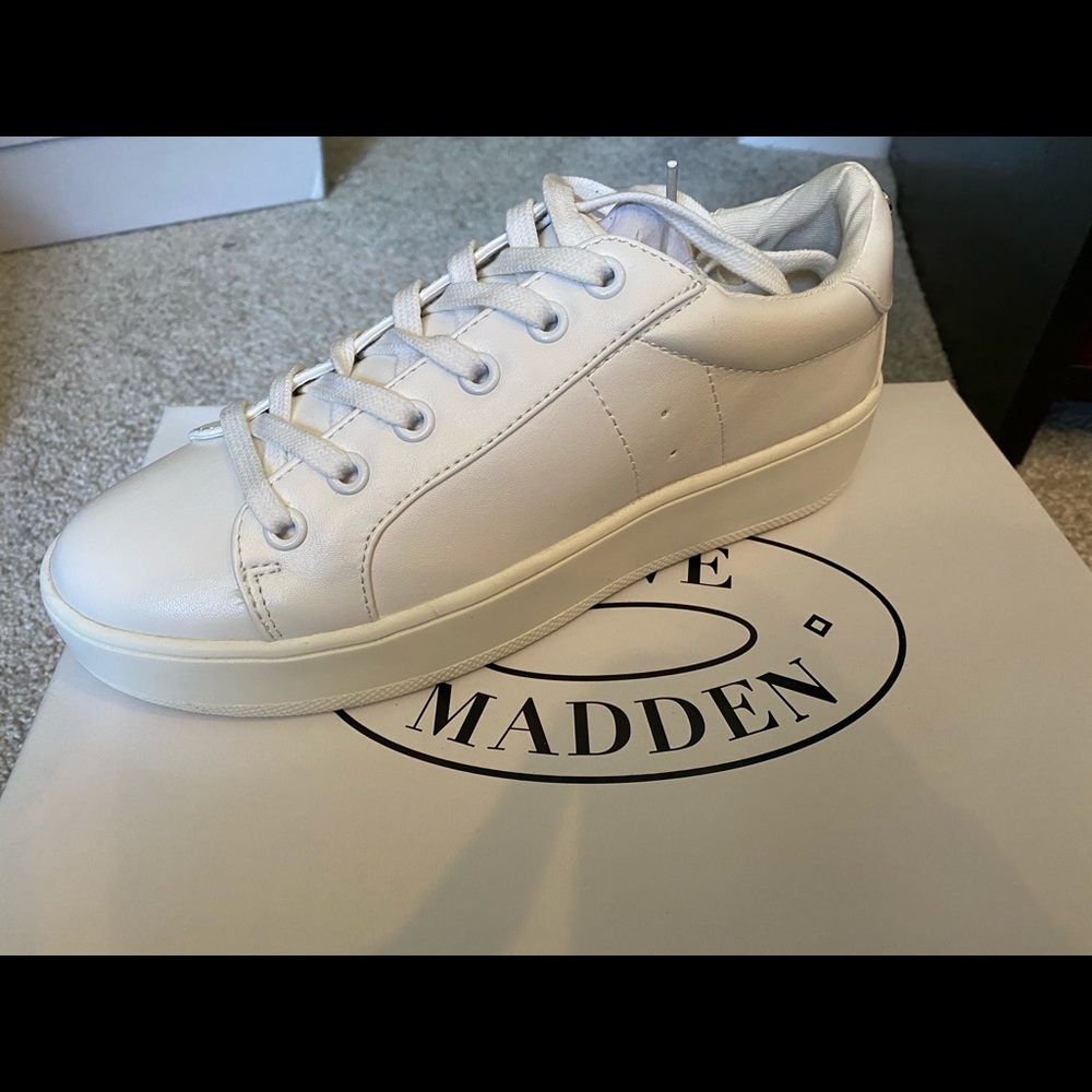 NEVER WORN Steve Madden Bertie White Sneakers